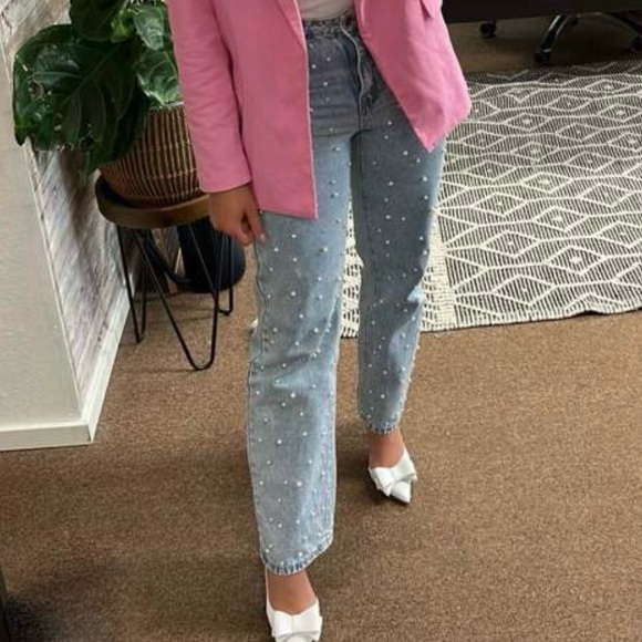 High-Waisted Pearl Jeans (Medium) - Picture 4 of 6